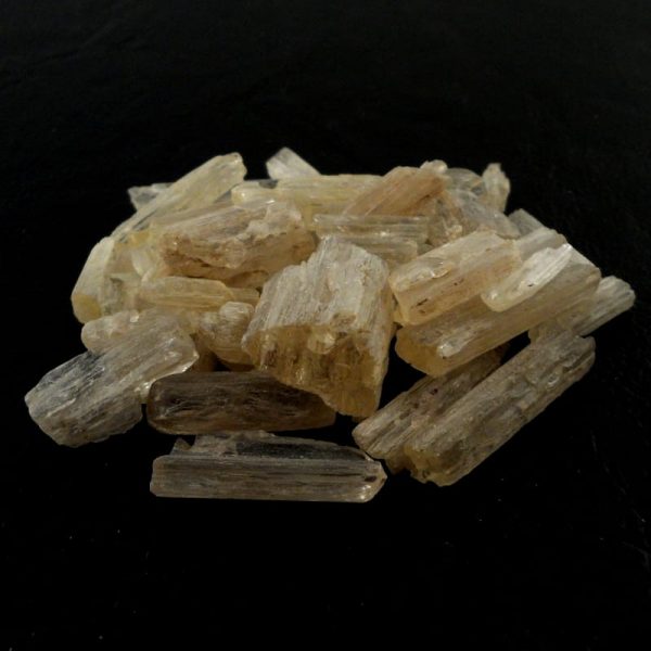 Scapolite, raw All Raw Crystals scapolite